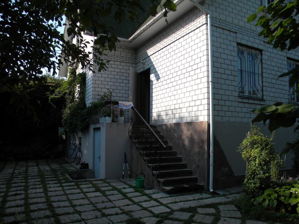 Guest House Dacha เคียฟ ภายนอก รูปภาพ